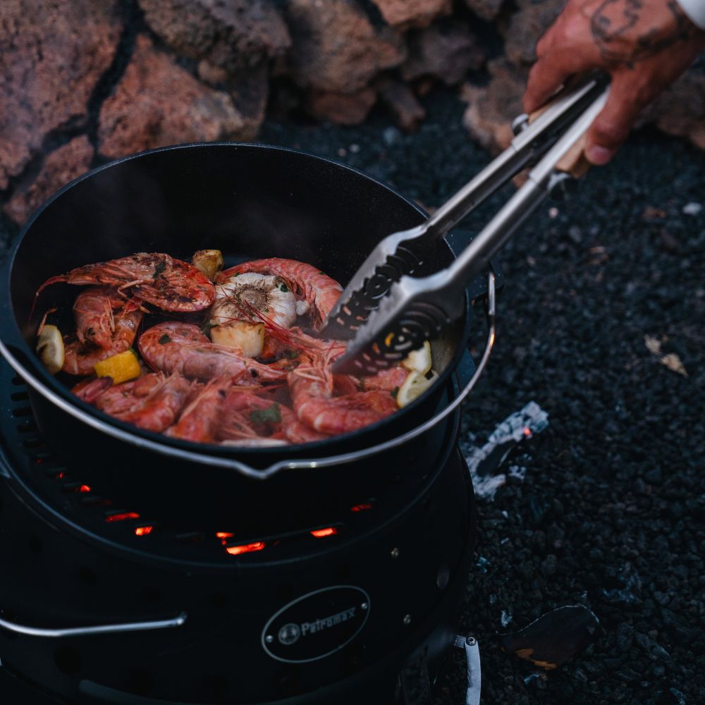 Atago Holz und Kohle Grill Schwarz - Petromax - Wildnissport